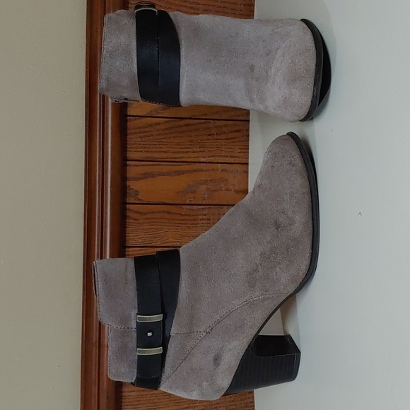Giani Bernini Leather Short Booties 7.5M - Picture 1 of 17